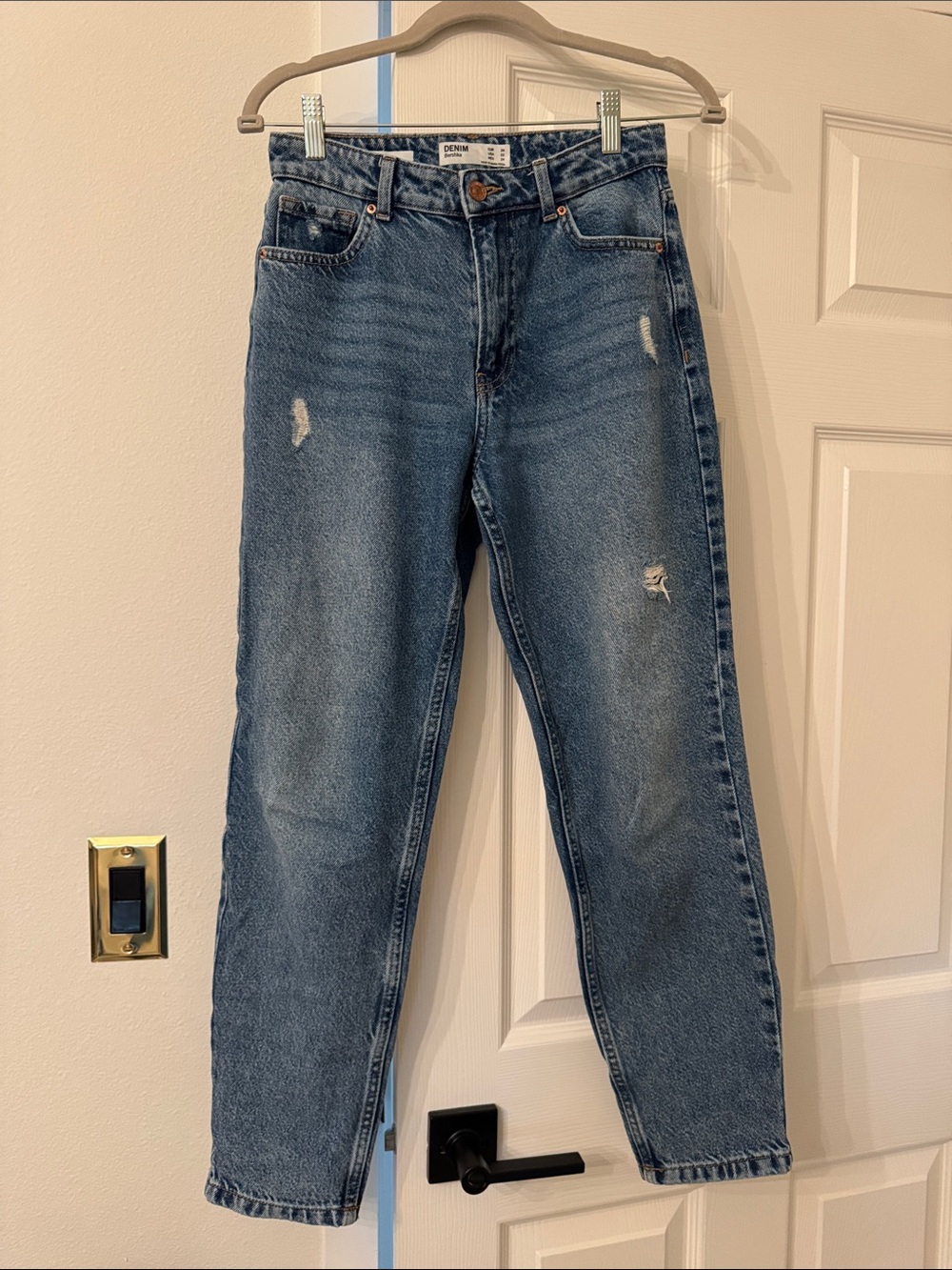 Bershka Distressed Mom Jeans in Medium Blue Denim
